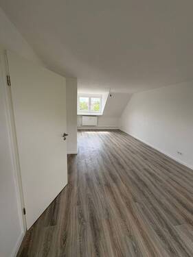 Wohnzimmer3.JPEG - Etagenwohnung mit 70,00 m² in Essen zur Miete