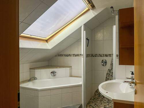 Betreiberwohnung-Bad - 