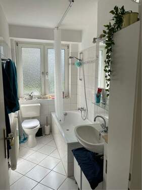 Bad - 1 Zimmer Etagenwohnung in Düsseldorf