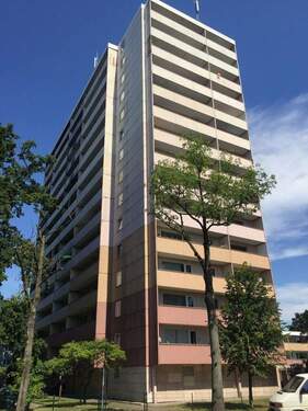 Wohnungen und Garagen - 2 Zimmer Etagenwohnung zum Kaufen in Delmenhorst