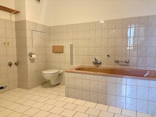 1. Obergeschoss Badezimmer - 