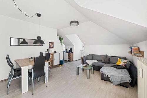 Großzügiger Wohn-Essbereich - Etagenwohnung mit 58,00 m&sup2; in Fürth zum Kaufen