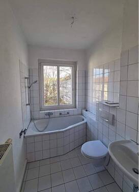 Bad - Etagenwohnung mit 53,90 m&sup2; in Chemnitz zur Miete