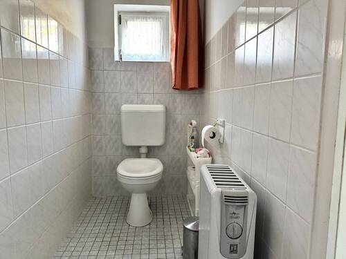 EG WC
- 