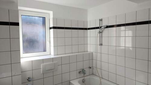 Bad - 3 Zimmer Etagenwohnung in Kaarst