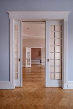 Flügeltüren und Kassettentüren im historischen Stil - 