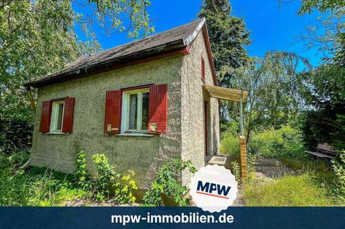 Bestandsgebäude - Wassergrundstück! Idyllisches Anwesen direkt am Haussee