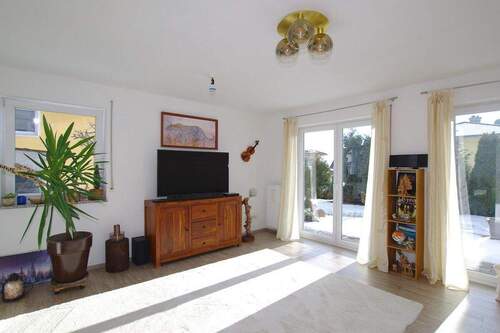 Wohnbereich - 4 Zimmer Doppelhaushälfte zum Kaufen in Maxhütte