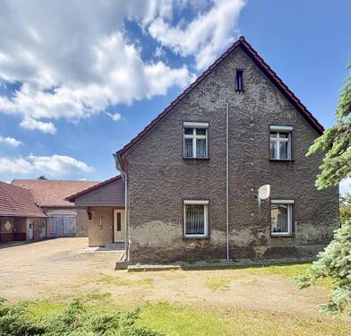 Fronansicht Wohnhaus - 7 Zimmer Bauernhaus, Landhaus in Neißeaue
