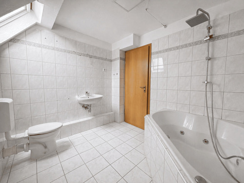 Bad (2).png - 3-Zimmer-Wohnung zu vermieten – Mont-Cenis-Straße 322, 44627 Herne