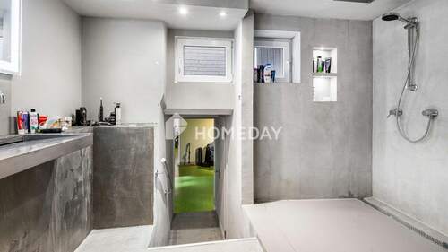 KG Badezimmer 1 - Etagenwohnung mit 160,00 m² in Köln zum Kaufen