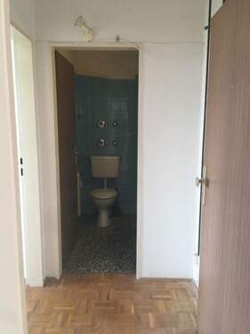 Eingangsbereich + Badezimmer - 