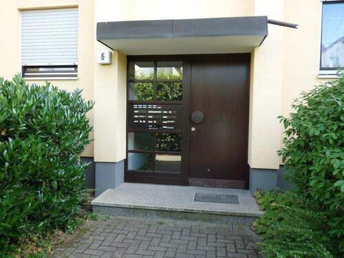 Hauseingang.jpg - Einfamilienhaus in Altdorf bei Nürnberg zum Kaufen