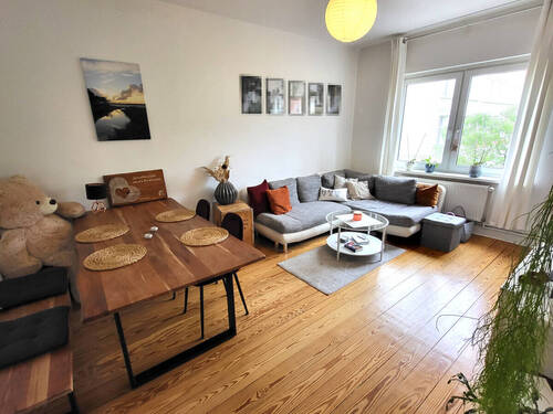 Wohn-/Esszimmer - 