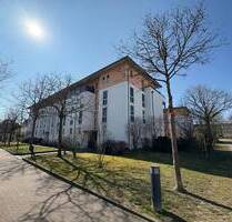 Wohnqualität mit Aussicht: Charmante Dachgeschoss-Wohnung mit zwei Terrassen und Stellplatz - Taucha