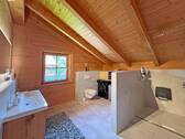 Bad im Dachgeschoss mit begehbarer Dusche - 