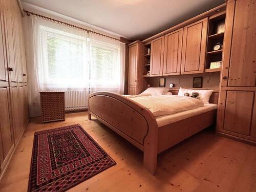 Großzügiges Schlafzimmer - 