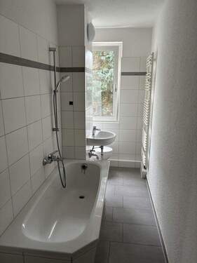 Badezimmer - Etagenwohnung mit 46,00 m² in Dessau-Roßlau zur Miete