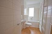 Bad - 3 Zimmer Etagenwohnung zur Miete in Halle (Saale)