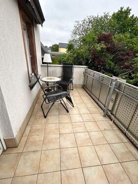 großer Balkon - NEU RENOVIERTE WOHNUNG SUCHT NETTEN MIETER!!!