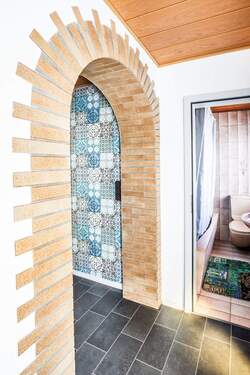 Flur mit Bad Vorderhaus - 7 Zimmer Mehrfamilienhaus, Wohnhaus in Bayreuth