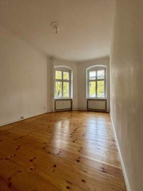 Zimmer 1 - Sofort bezugsfrei und provisionsfrei - Charmante Altbauwohnung mit alten Dielen in Steglitz