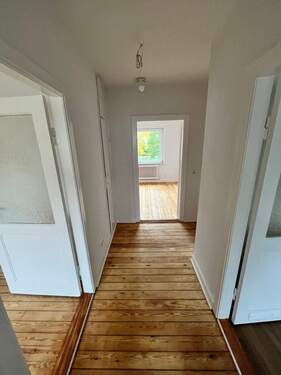 Flur - Etagenwohnung mit 50,20 m² in Kiel zur Miete