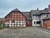 Innenhof mit Teilansicht - 