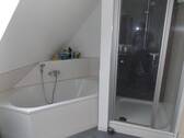 Eckbadewanne und Dusche - 2 Zimmer Etagenwohnung zur Miete in Titisee-Neustadt