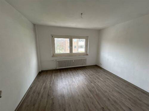 Schlafzimmer 2/2 - Etagenwohnung mit 72,00 m&sup2; in Duisburg zur Miete