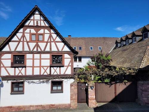 2 Häuser inkl. tollem Innenhof - 1 Zimmer Mehrfamilienhaus, Wohnhaus zum Kaufen in Dietzenbach