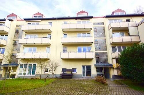 Kleine Wohnanlage - 