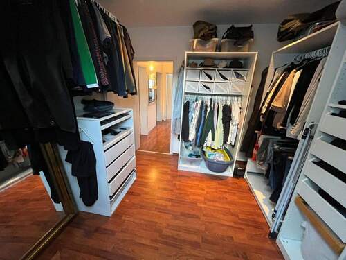 Kind 2 / Ankleidezimmer / Büro - 