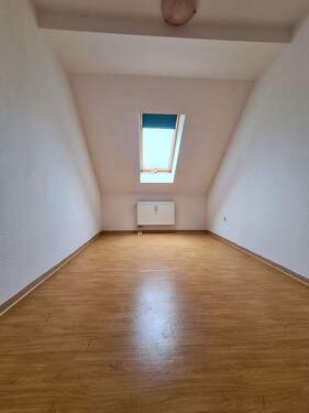 Zimmer 2 - Etagenwohnung mit 40,60 m&sup2; in Köthen zur Miete