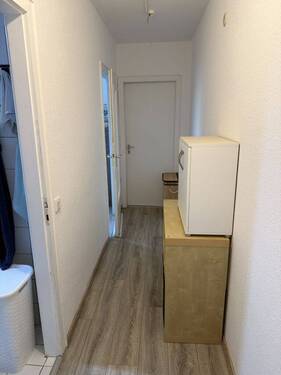 Diele - 2 Zimmer Etagenwohnung zur Miete in Düsseldorf