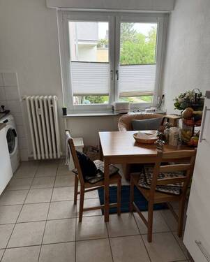 Küche - Eßtisch - Etagenwohnung mit 74,00 m&sup2; in Düsseldorf zur Miete