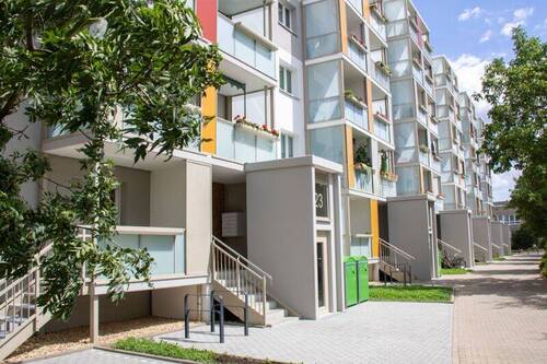 Außenansicht - 2-Raumwohnung mit Aufzug, Balkon und ebenerdiger Dusche!