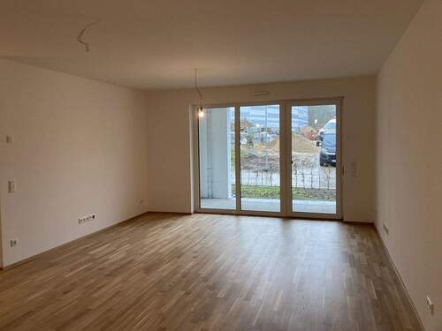 Wohnzimmer & Terrasse - 2 Zimmer Terrassenwohnung zur Miete in Koblenz