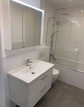 Badezimmer - 2 Zimmer Etagenwohnung in München