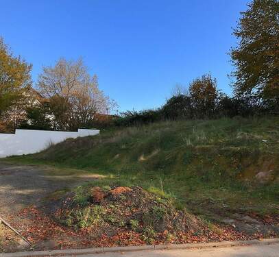 Grundstück - Baugrundstück in Feld- und Waldrandlage mit positiver Bauvoranfrage für ein Einfamilienhaus