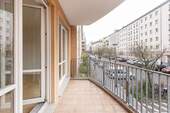 Balkon mit Südwestausrichtung - 3 Zimmer Etagenwohnung zum Kaufen in Berlin