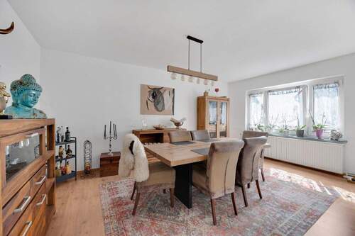 Essbereich im Obergeschoss - Individuelles Einfamilienhaus mit Atelier, Dachterrasse & modernem Energiekonzept