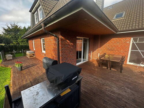 Großzügige Terrasse mit viel P - 7 Zimmer Einfamilienhaus zum Kaufen in Achtrup