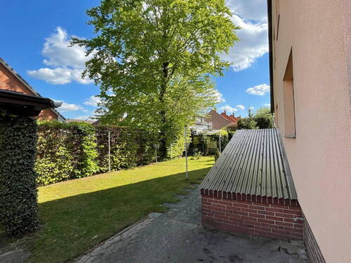 Rückseite - Mehrfamilienhaus, Wohnhaus mit 210,00 m&sup2; in Uetze zum Kaufen