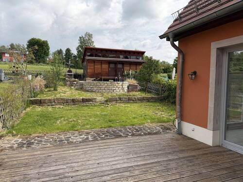 Blick in Garten von Terrasse - 5 Zimmer Reihenmittelhaus in Pirna ot Graupa