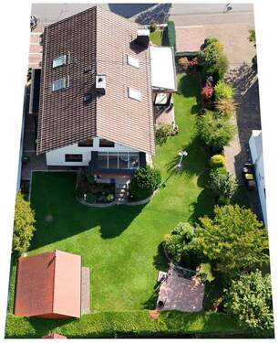 Ansicht vom Garten aus - Familienhaus mit großem Garten in ruhiger Lage in Waldnähe und sehr guter Verkehrsanbindung