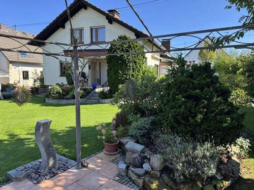 Gartenterrasse - 7 Zimmer Einfamilienhaus zum Kaufen in Mogendorf