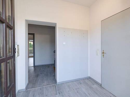 EG Eingang - 5 Zimmer Einfamilienhaus in Georgsmarienhütte