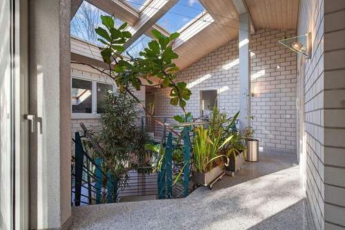 Galerie - 9 Zimmer Mehrfamilienhaus, Wohnhaus zum Kaufen in Karlsruhe