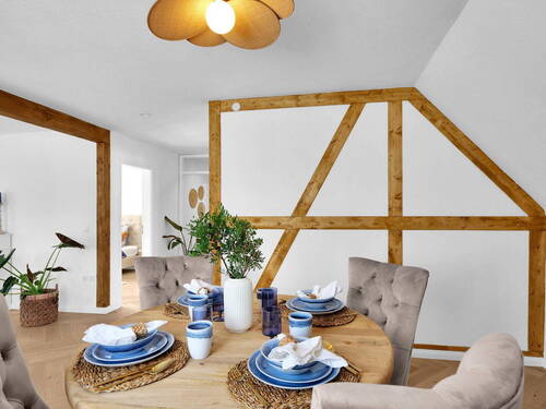 Essbereich - Provisionsfrei: Renovierte Wohnung mitten in Stuttgart mit Blick auf Weinberge und Grabkapelle